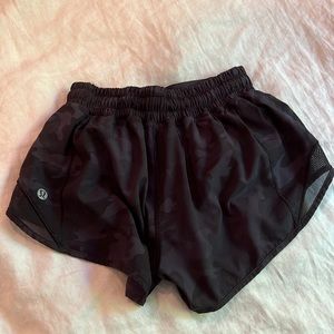 Lululemon camo shorts size 2